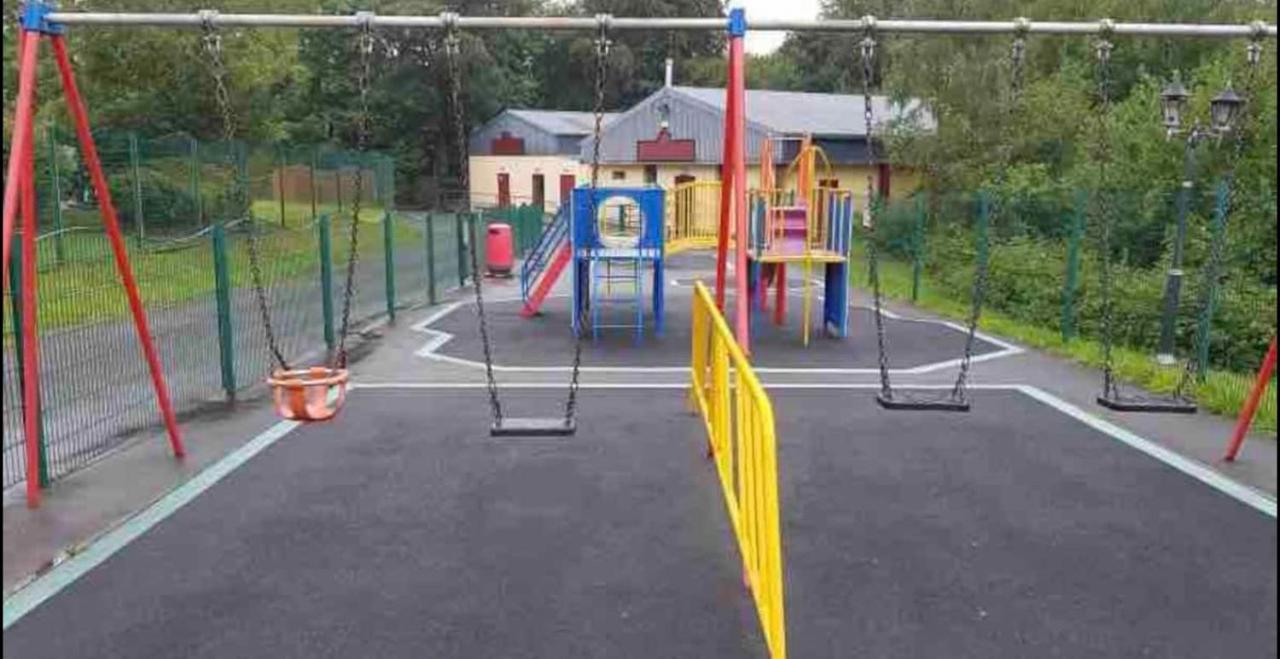 18 River View Chalet-Glan Gwna Holiday Park Caernarfon Eksteriør billede