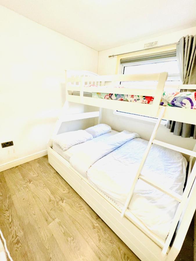 18 River View Chalet-Glan Gwna Holiday Park Caernarfon Eksteriør billede